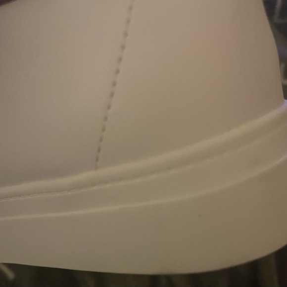 EUC Women’s Karl Lagerfeld Blk/ White Sneaker, Sz. 8.5 - Picture 13 of 14